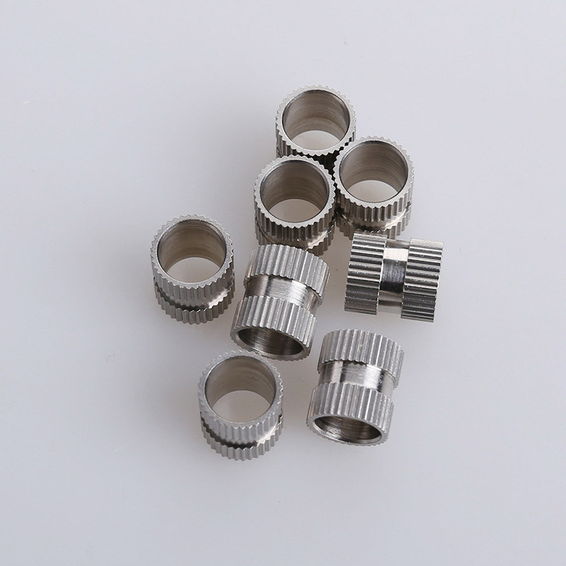 Dvojcestná vkladacia matica