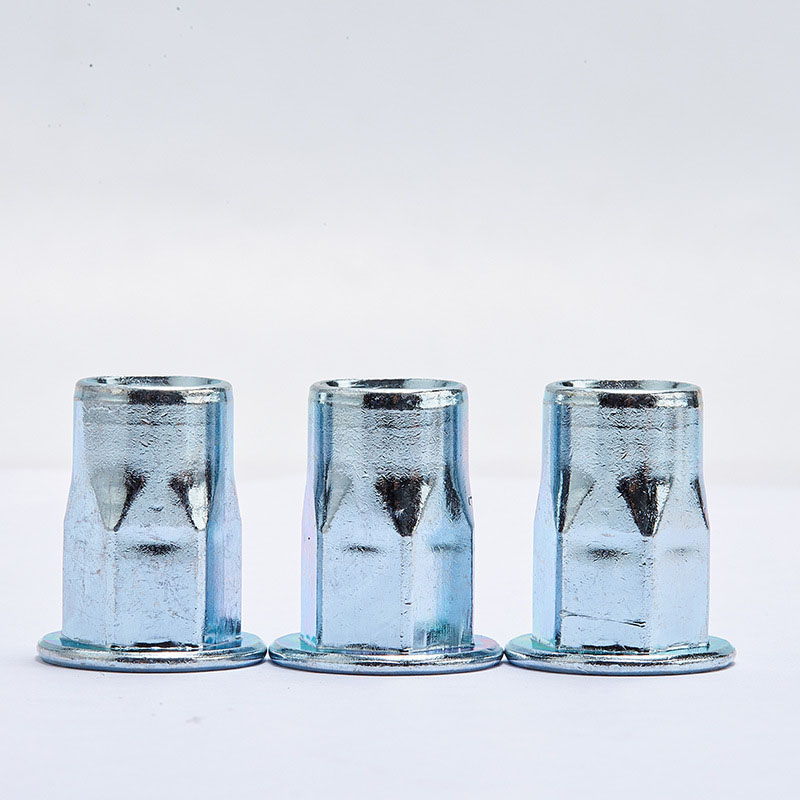 Šesťhranná blokovacia šesťhranná nitovacia matica