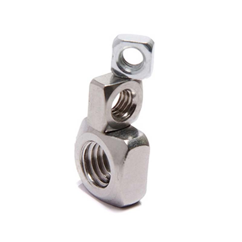 Hranaté matice na hrane